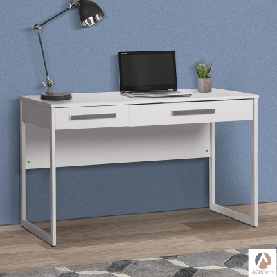 Uriegas Desk 47